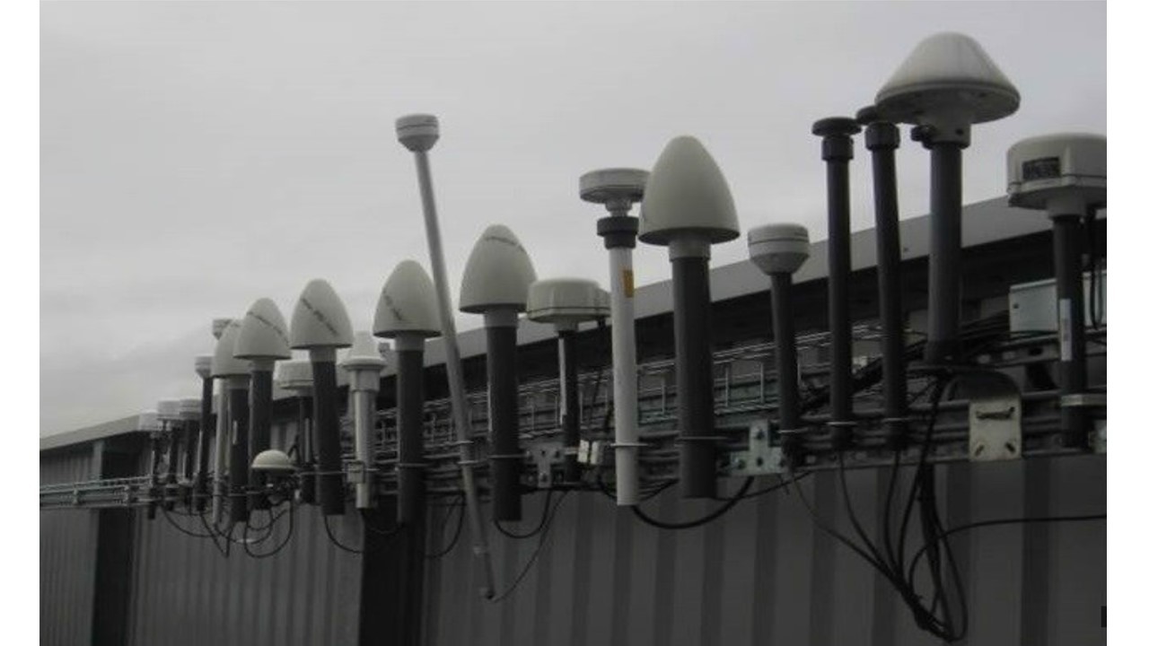 高精度GPSアンテナ