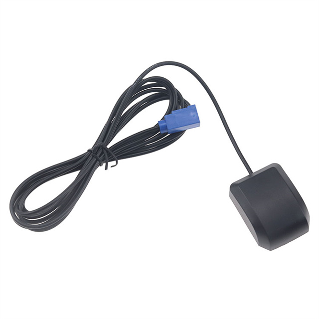 海洋 GPS アンテナを選択する際に考慮すべき要素は何ですか?