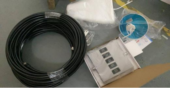 698-2700MHZアンプ